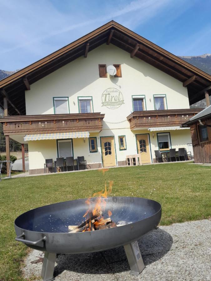 Hotel Landhaus Tirol Presseggersee Zewnętrze zdjęcie